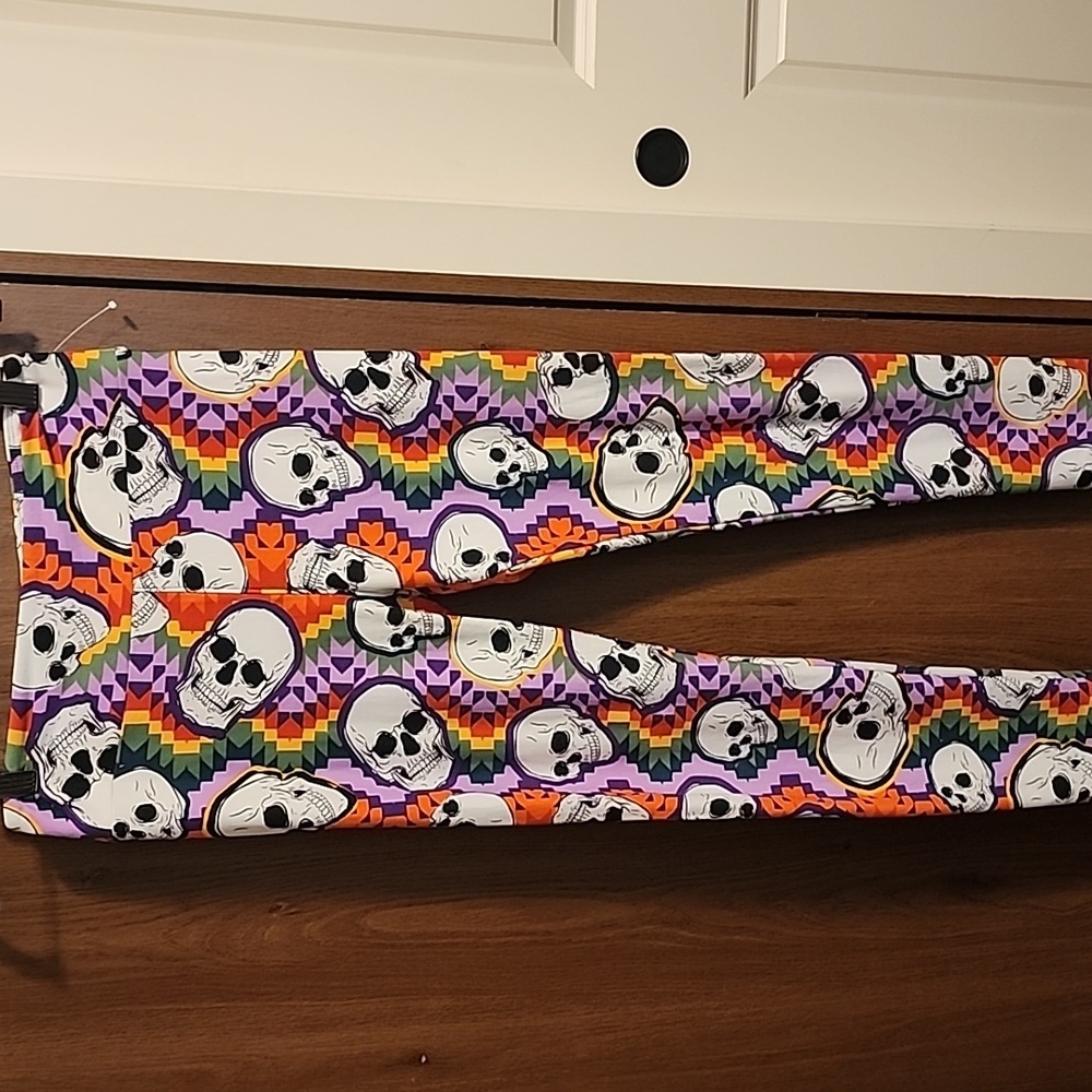 Lularoe Skull Aztec  Rainbow Pattern Leggings One Size Halloween 🎃